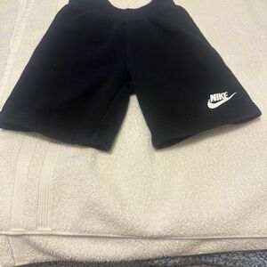Nike boys black cotton shorts size 6 logo elastic waist great condition